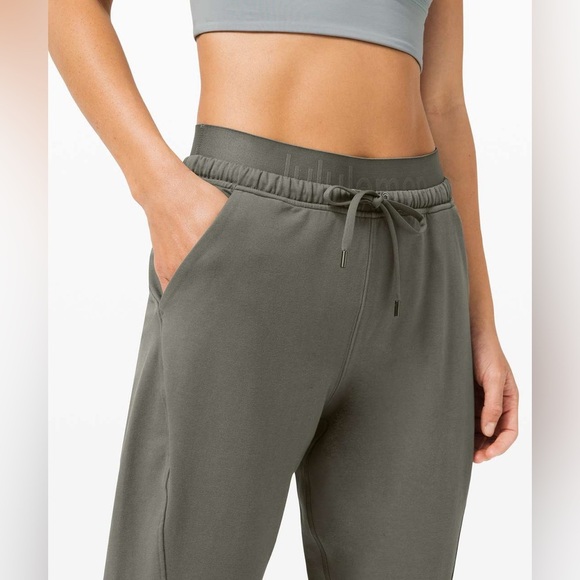 Lululemon Refreshed Routine Jogger Grey Sage size 6 - Picture 2 of 8
